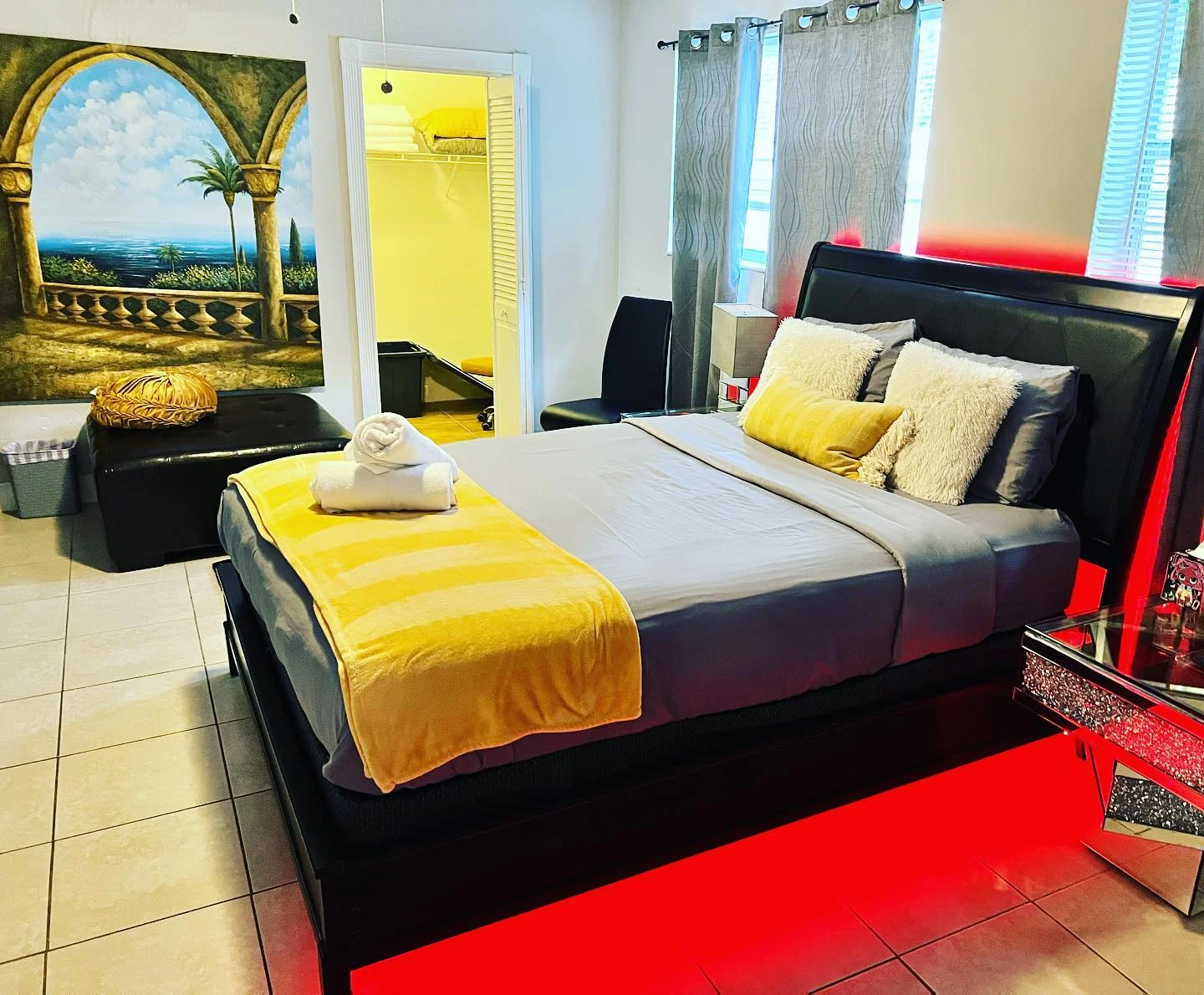 Sunshine Cleaning Service in Miami Beach, Florida. Recurring Cleaning, Deep Cleaning, Airbnb, Move in & Move out and Commercial Cleaning.